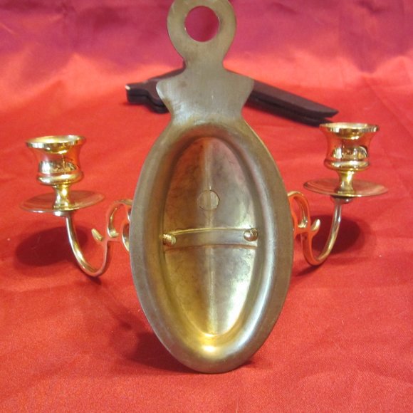 VTG 80'S BRASS DBLE CANDLE WALL SCONCE, WONDERFUL SCROLL DESIGN, HOLLYWOOD REGEN - Picture 4 of 6